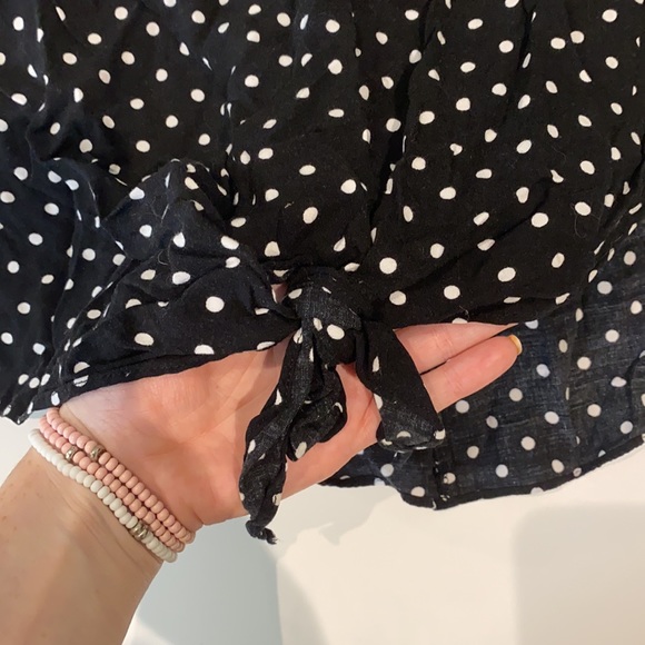 Black and white top - Picture 2 of 4